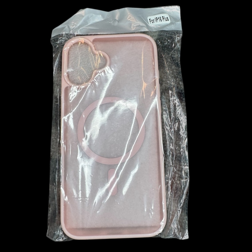 Apple iPhone 16 Plus MagSafe case in pink nwt